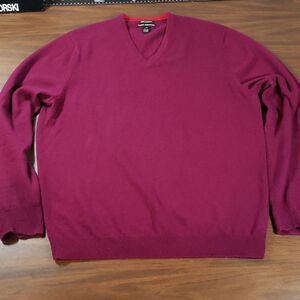 Club Monaco Mens 100% Cashmere‎ Plum V-Neck Sweater Large So Soft!